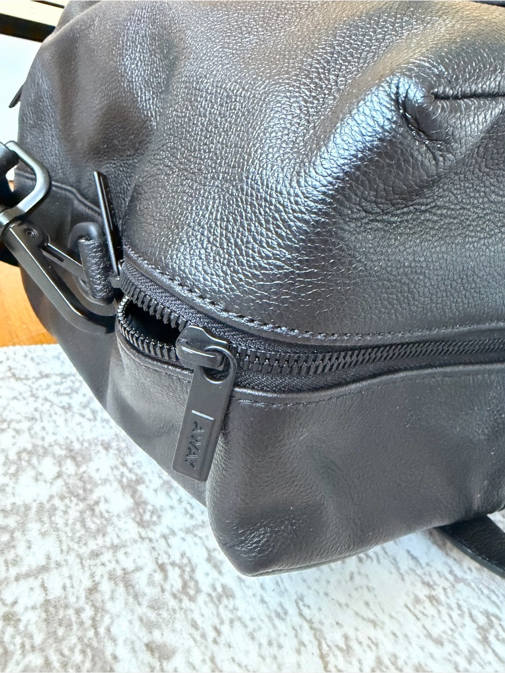Away “the everywhere” Black Pebbled Leather Weekender Duffel Bag - Picture 5 of 11